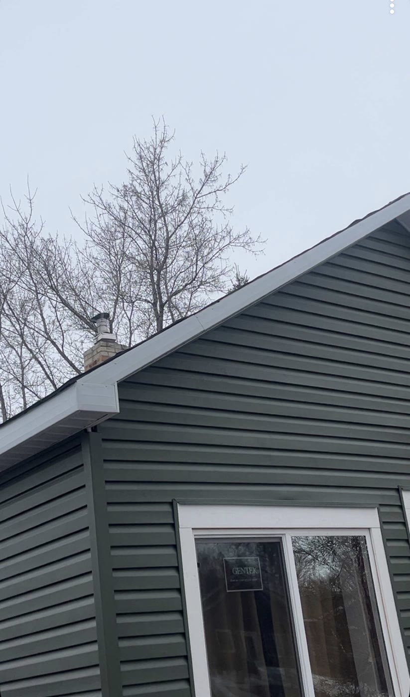 Vinyl Siding Installation - Image 6